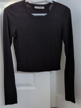 Wilfred Free Black Long-Sleeve Cropped Top